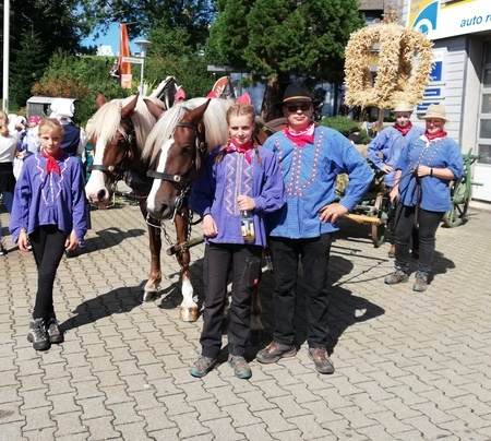 Familie Rombach: Meike, Silke, Bernhard, Robin, Christine mit den Stuten Lissy und Luna