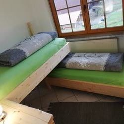 Wohnung Kuhgeflster: Kinderzimmer, mit Rolladen