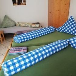 Schlafzimmer 2 hier mit dem Gstebett